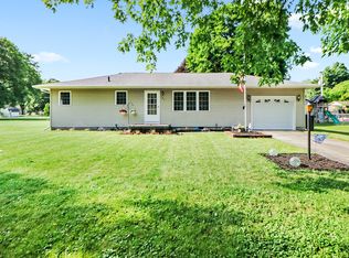 107 E Prairie St, Sidney, IL