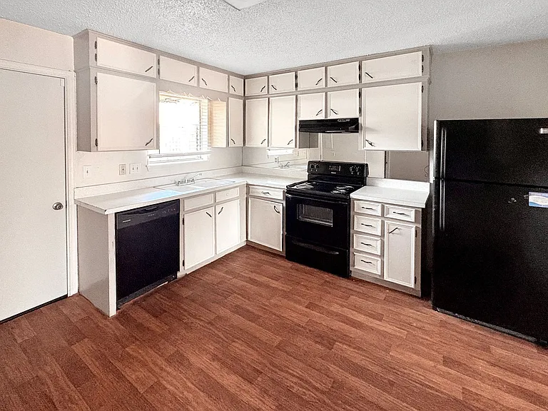 703-707 W Copper Ave — Photo 4