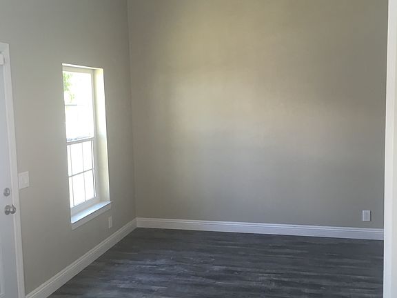 5th image of 14560 Woodland Dr Unit 21