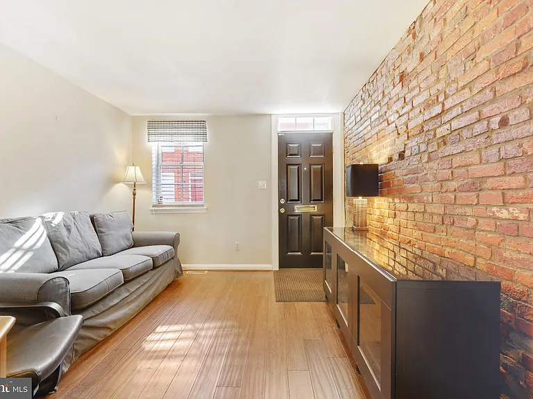 24 E Hamburg St — Photo 6