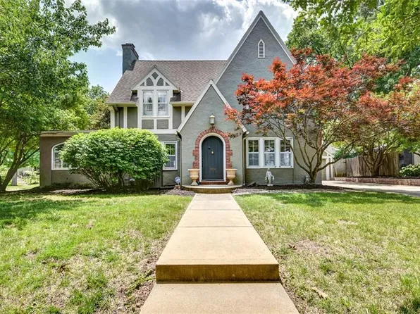 601 W 70th St, Kansas City, MO 64113