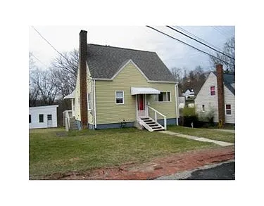443 Meadowbrook Dr photo 1