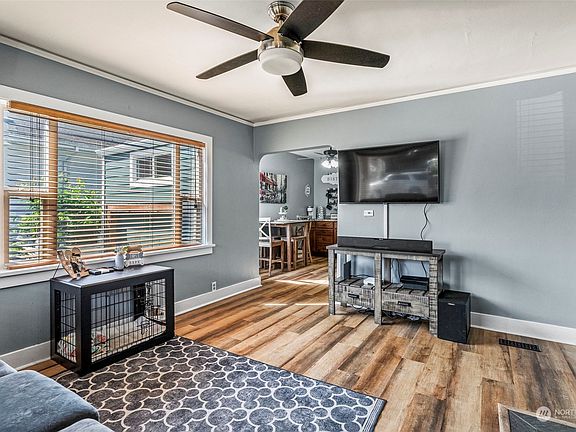 3rd image of 203 Crawford Street