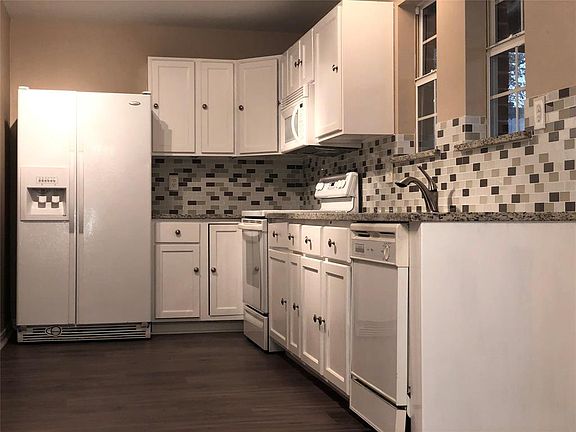 5th image of 1305 Colony Dr