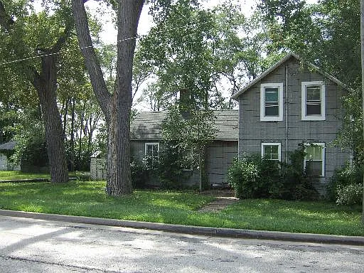 121 N State St photo 1