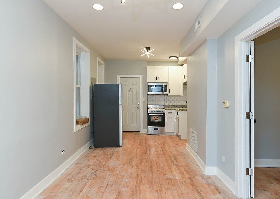1st image of 1624 W Beach Ave #A06w