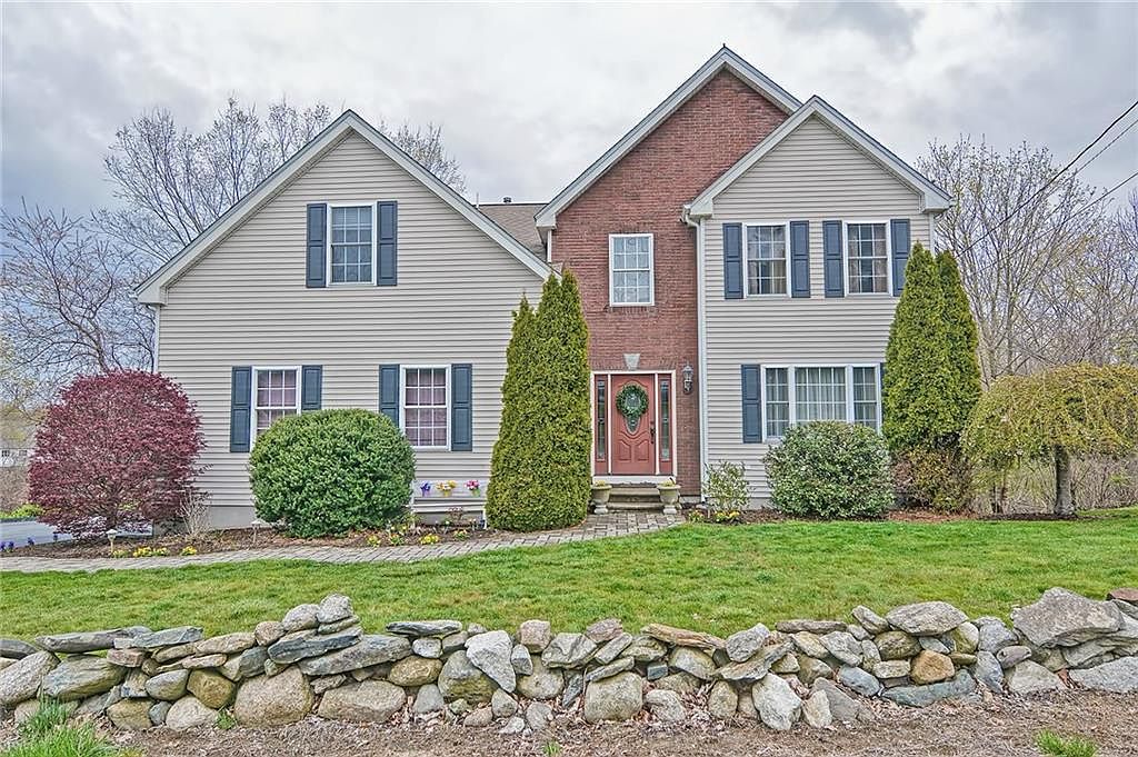 48 Angell Rd, Cumberland, RI 02864 Zillow