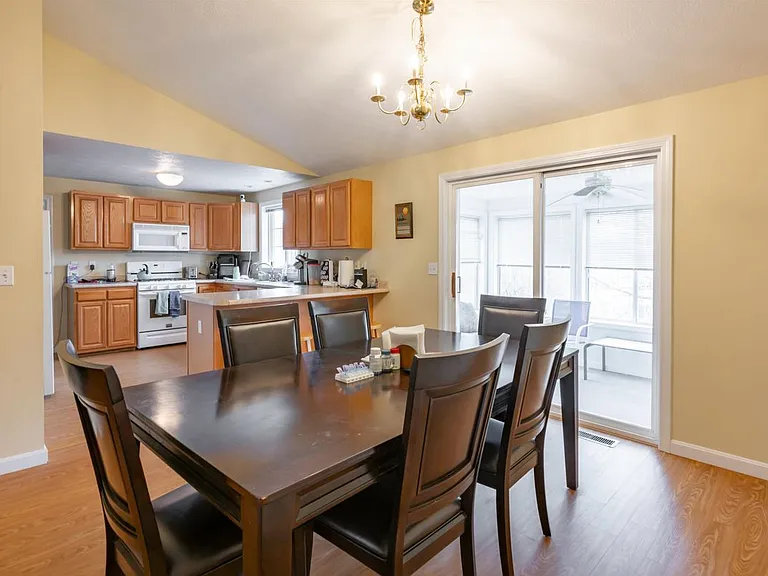 4 Myopia Ln — Photo 9