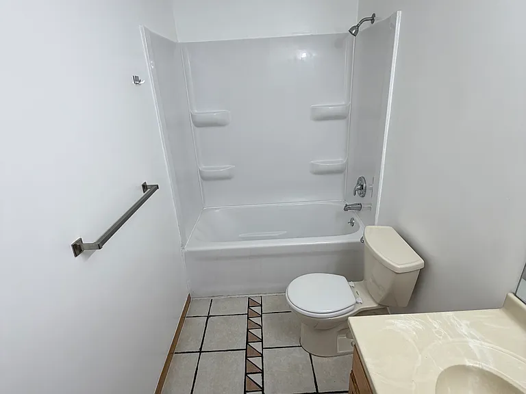 420 Johnston St #1 — Photo 25
