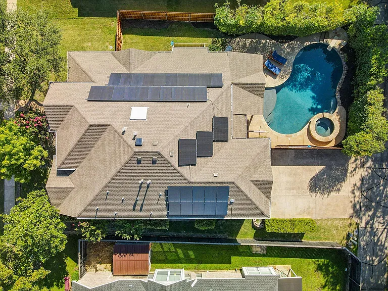 2410 Shorewood Ct — Photo 48