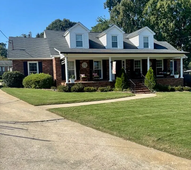 2704 Bolling Rd