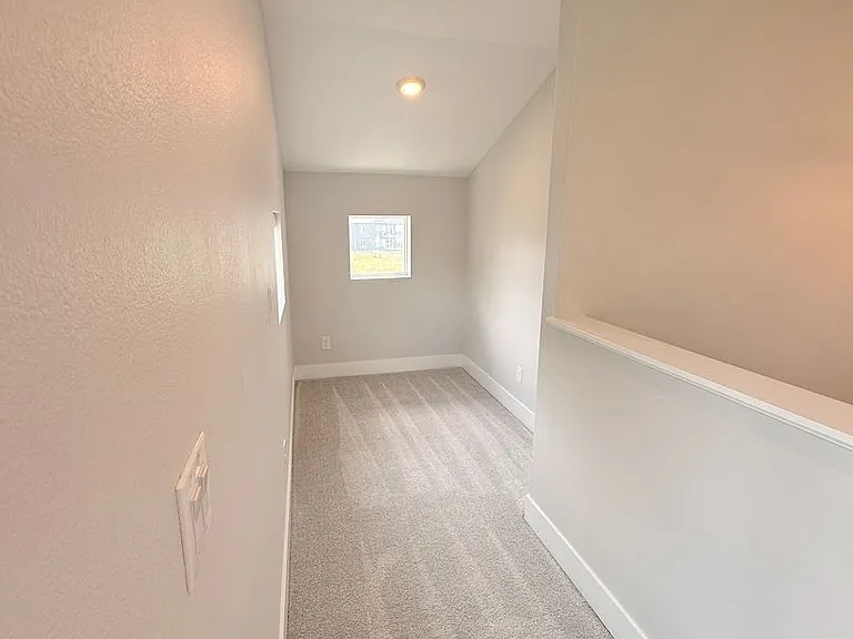 908 Lincoln Way — Photo 11