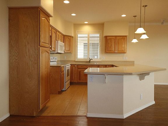 2nd image of 2662 S Springwood Blvd Unit 431