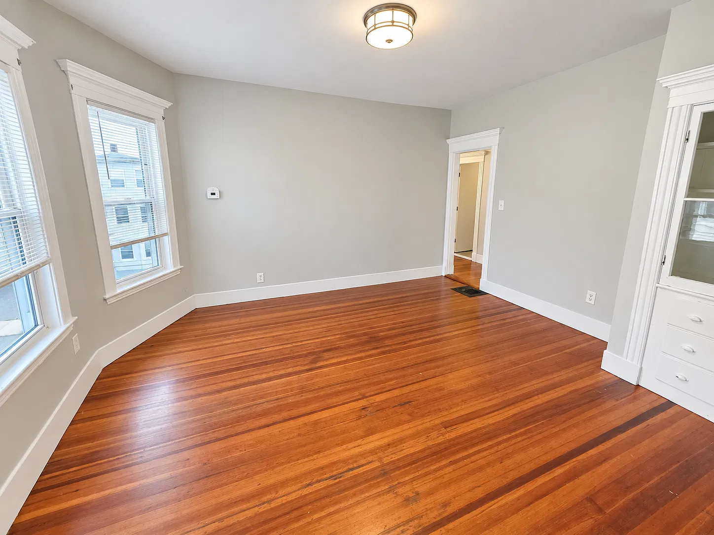 3 bed, 1100 sqft, $2,775 — Photo 4