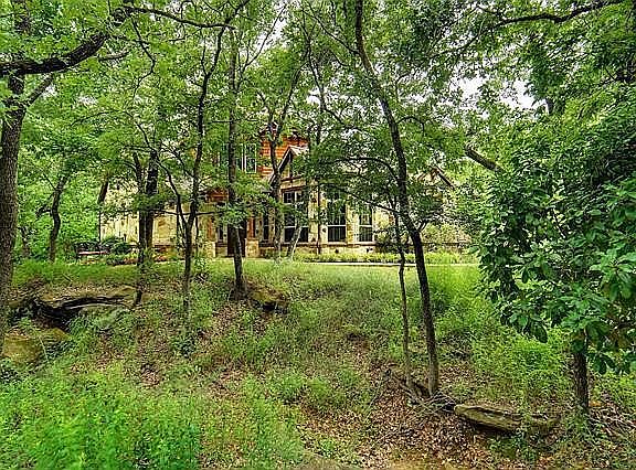 5th image of 5 Shorehaven Ln