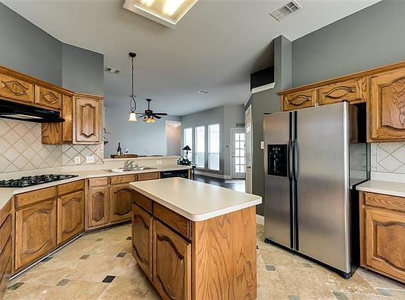 3rd image of 1655 Avonlea Dr