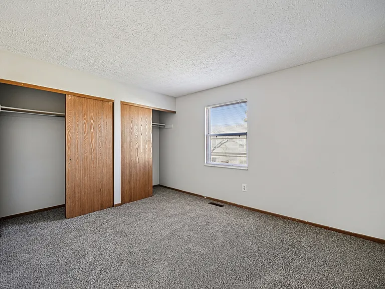 THE WILLOWS APARTMENT COMMUNITY — Photo 17