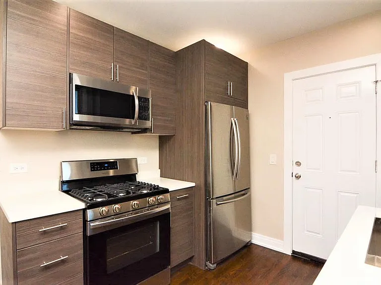 1434 W Farragut Ave #2C — Photo 4