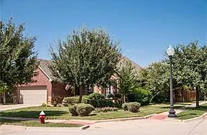 3 bed, 2.5 bath, 2107 sqft, $2,295 — Photo 2