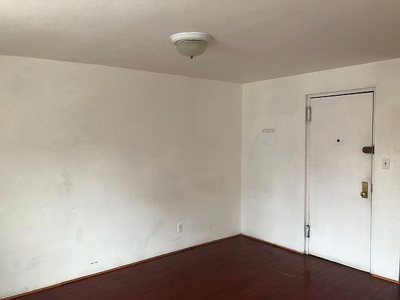 2nd image of 219 Avenue B #5FN