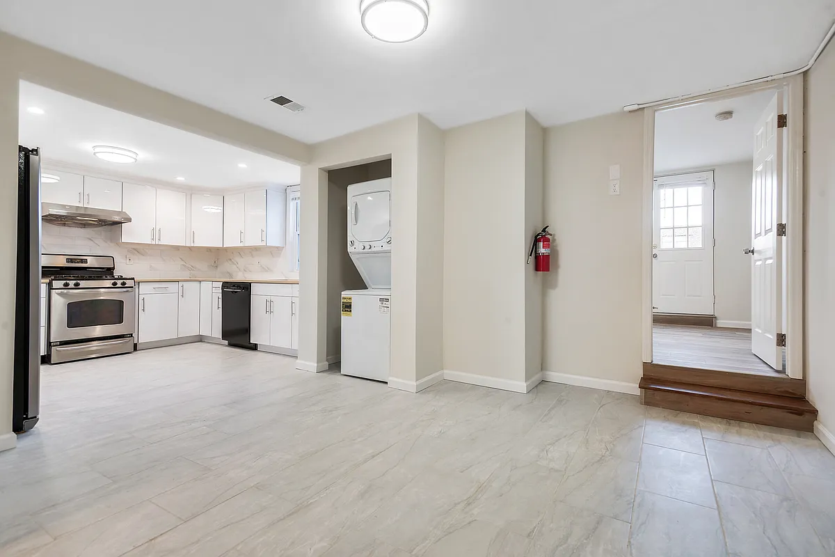 Building Photo - 234 Harrison Ave #2