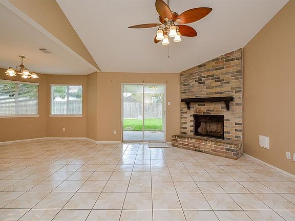 3rd image of 6934 Creek Village Dr