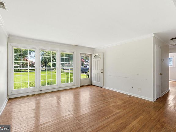 2nd image of 214 Madison Ave