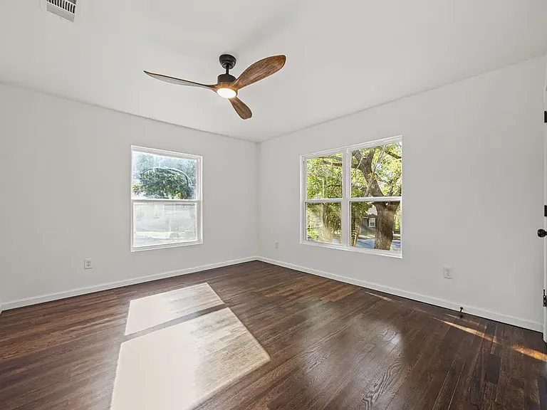 1809 Shepheard Dr — Photo 11