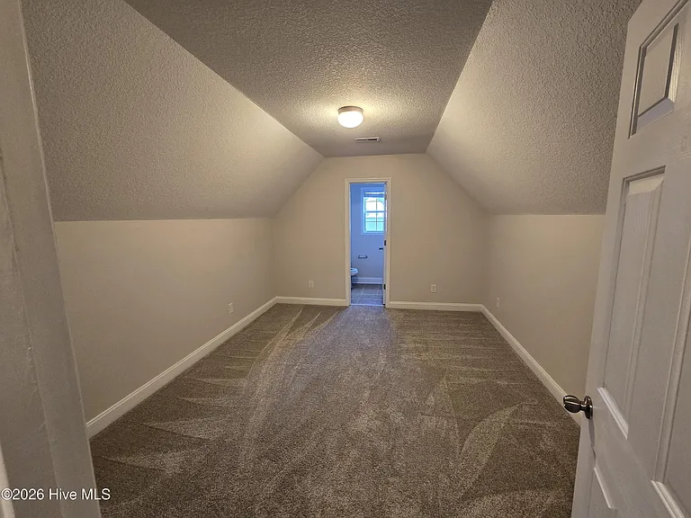 305 Cabin Cir — Photo 10