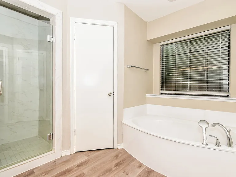 504 N Winding Oaks Dr — Photo 12
