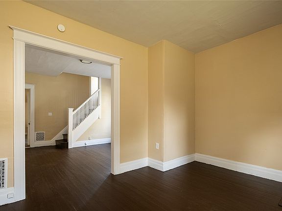 3rd image of 379-381 Flint St