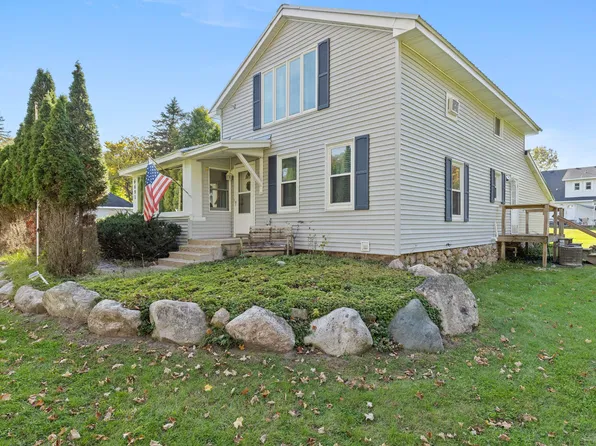 6691 Thornapple River Dr SE, Alto, MI 49302