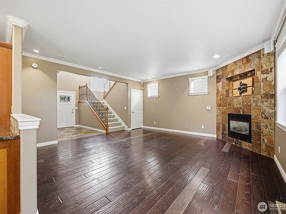 3rd image of 1213 Garland Lane