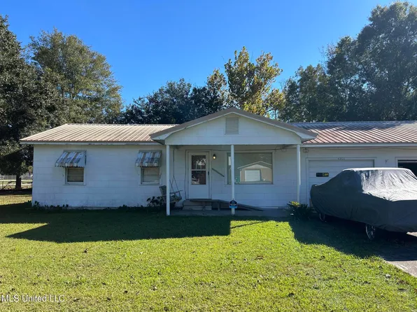 4200 2nd St, Moss Point, MS 39563