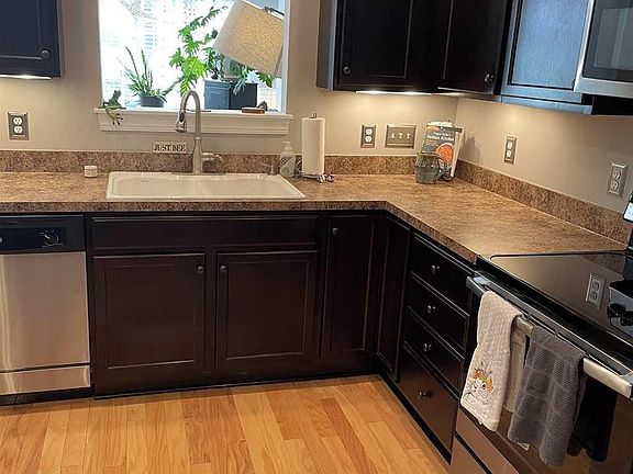 5th image of 607 Village Lake Dr