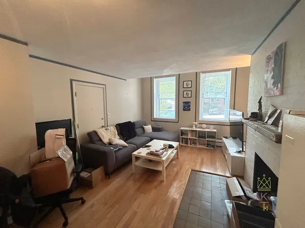 37 Garrison Rd APT A, Brookline, MA 02445
