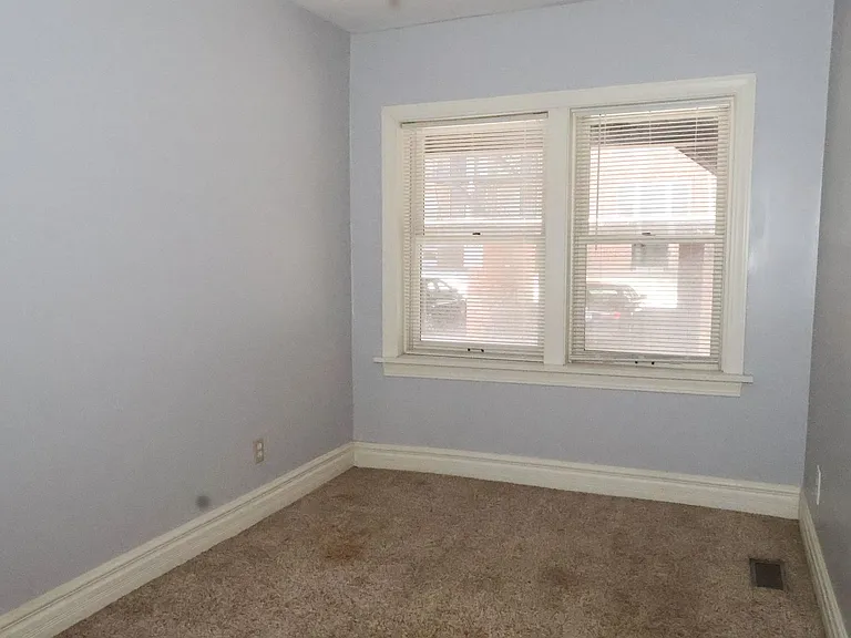 757 Syracuse Ave — Photo 20