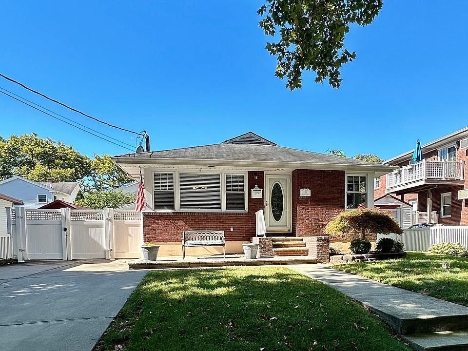 1st image of 136 Bancroft Ave
