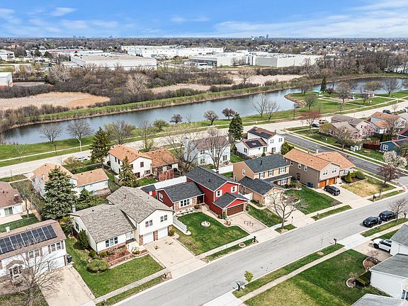 3rd image of 176 Appleby Dr