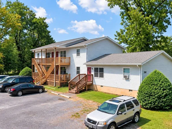 210 E Locust St, Woodstock, VA 22664