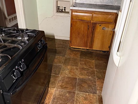4th image of 3019 W Collin St
