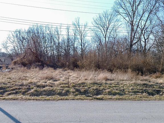 2nd image of 304 Railroad St