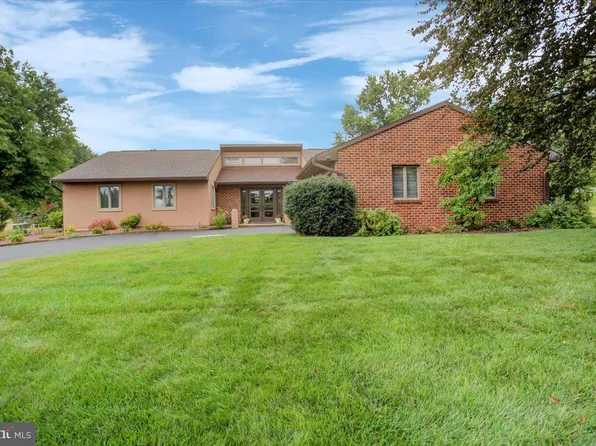 1577 Marilyn Ct, Chambersburg, PA 17202