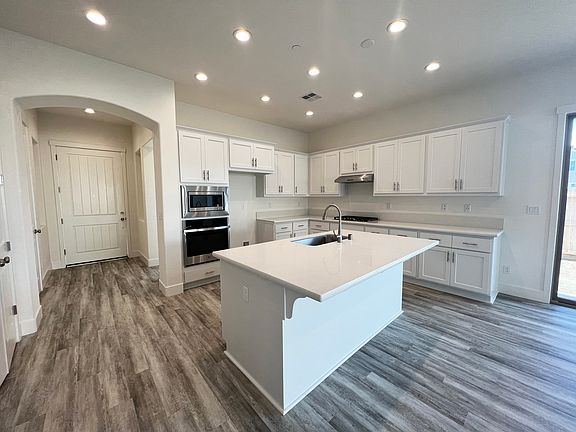 5th image of 932 Oceano Ct