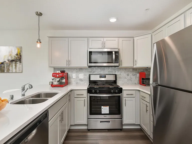 1625 Marshall St Ne — Photo 2