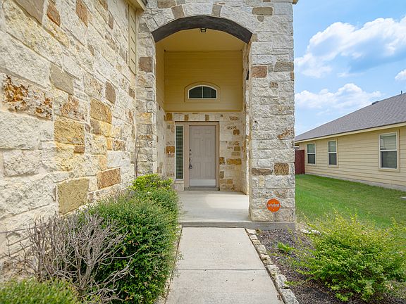 4th image of 782 Great Oaks Dr