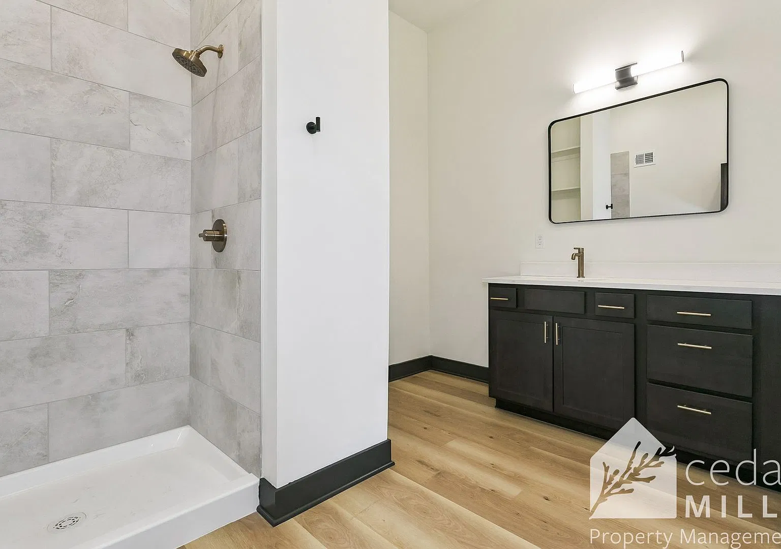 Hill Haus English — Photo 2