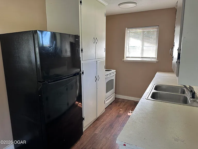 1229 Reid Rd — Photo 5