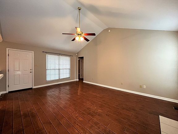 3rd image of 10025 Highgate Cir
