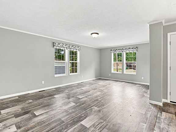 5th image of 160 Skylark Pl
